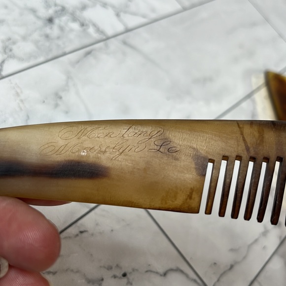 Vintage Retro Comb and shoehorn Plastic Inscribed - Picture 4 of 7